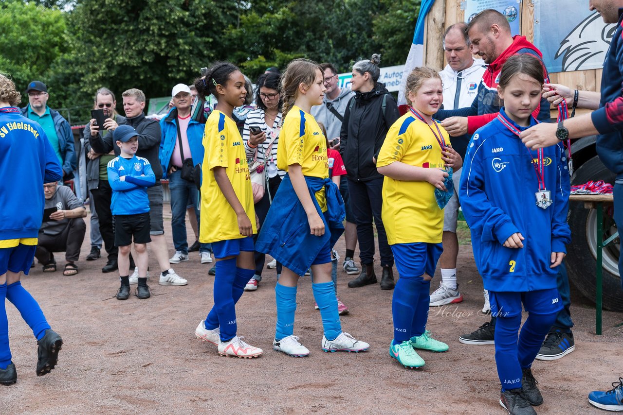 Bild 212 - Loewinnen Cup